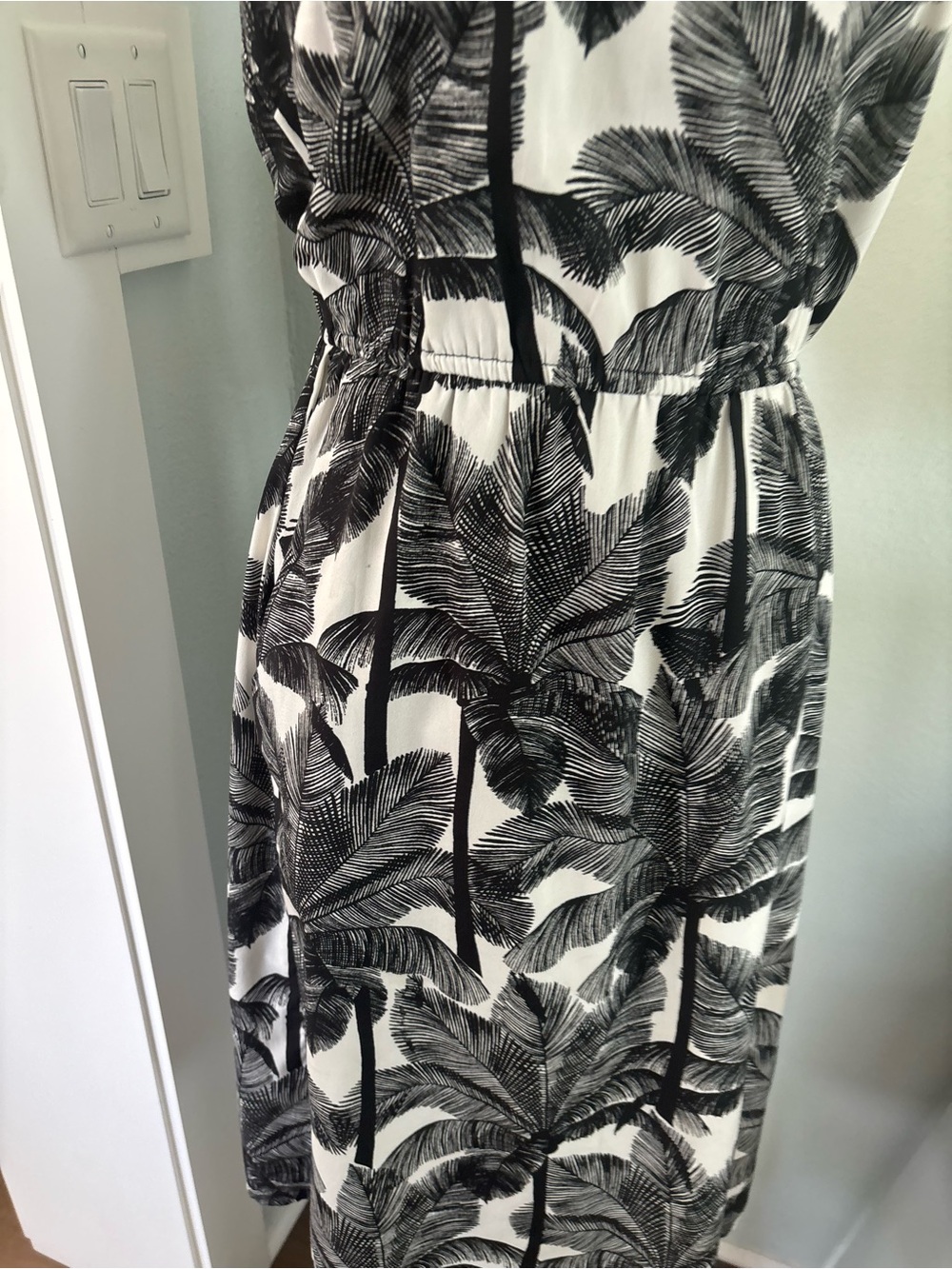 Black & White Palm-Print Spaghetti Strap Dress size 4 - Picture 2 of 6